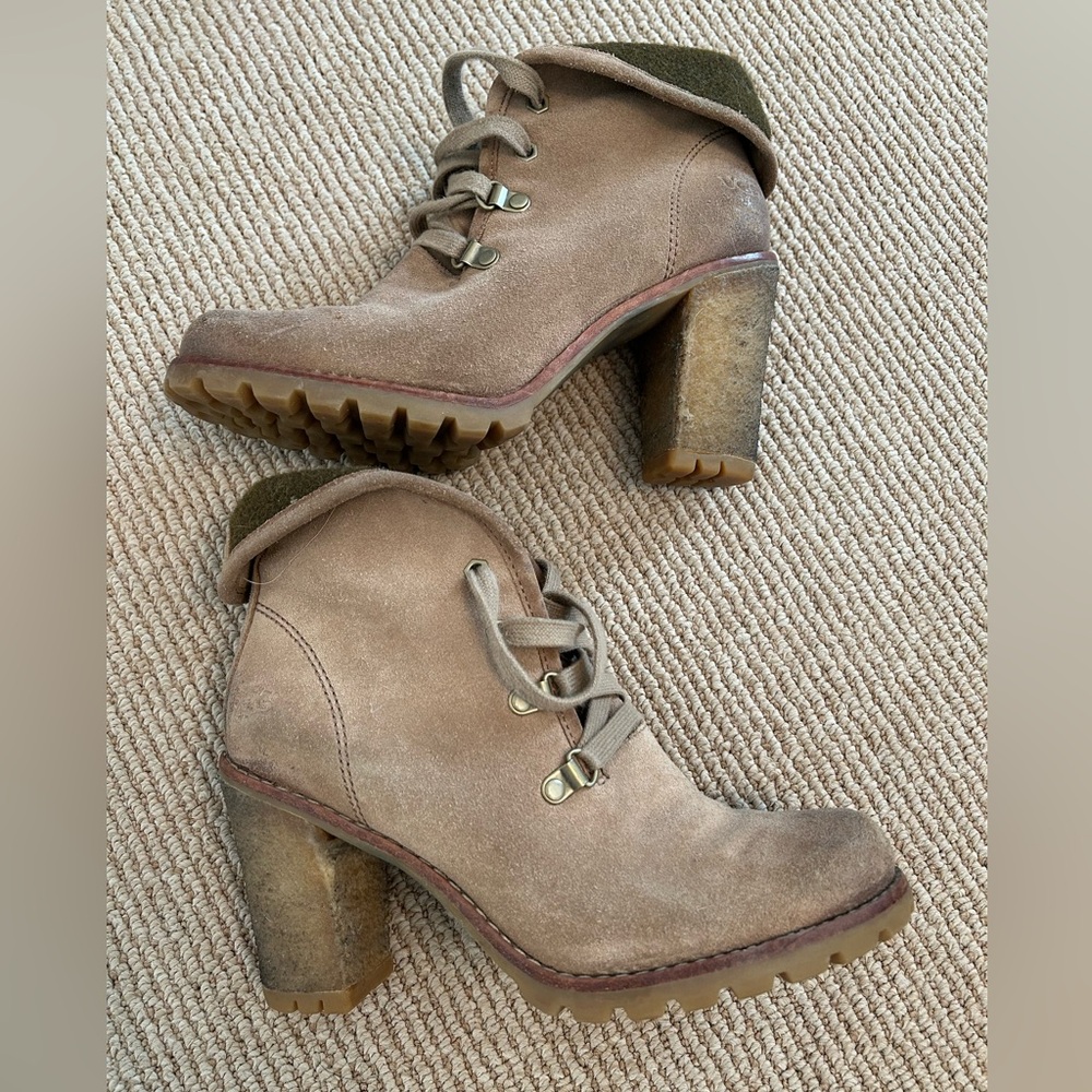UGG Australia Calynda Brown High Heel Booties - Picture 2 of 9